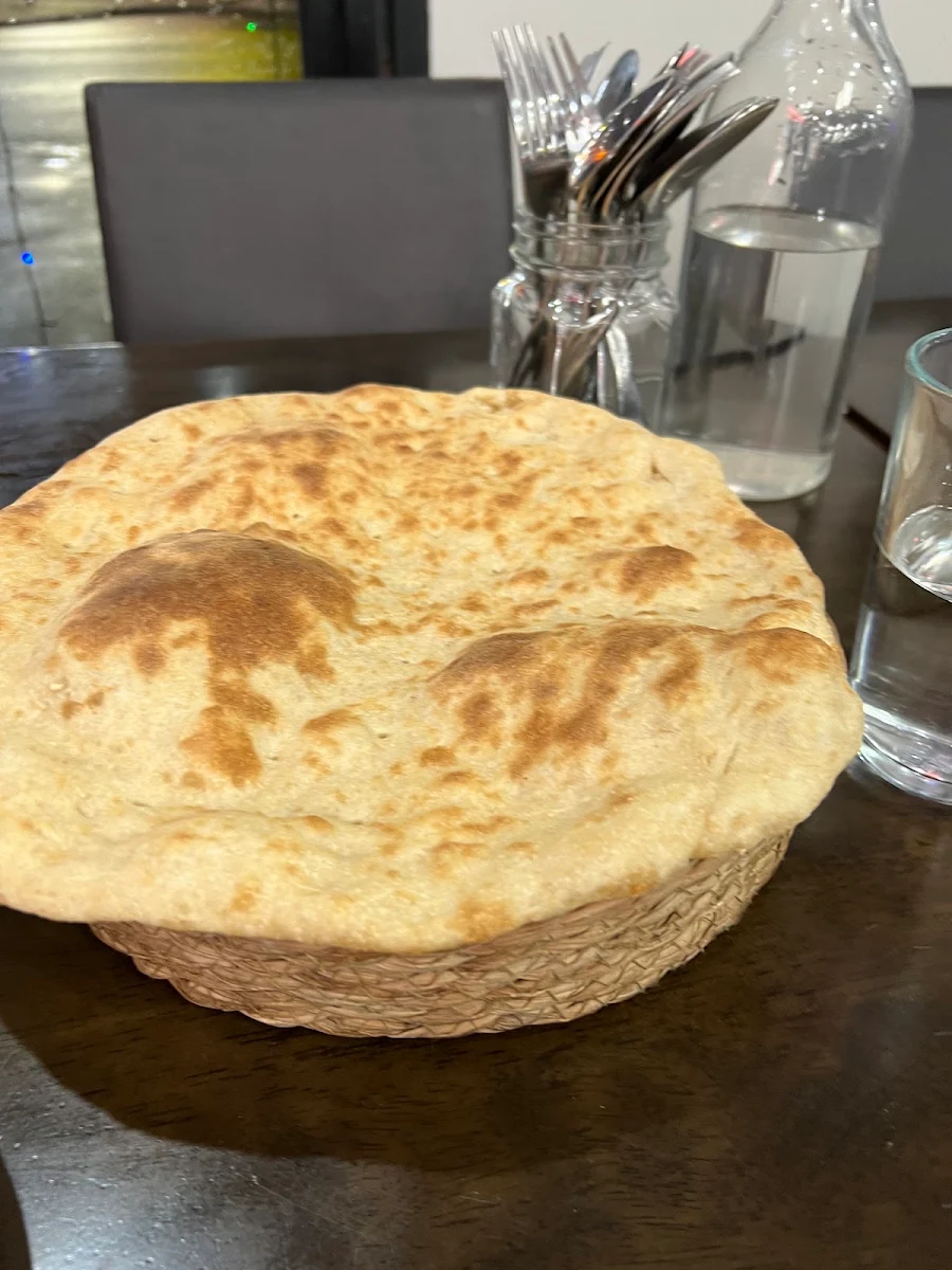 Highlights, Afghan zamarut restaurant