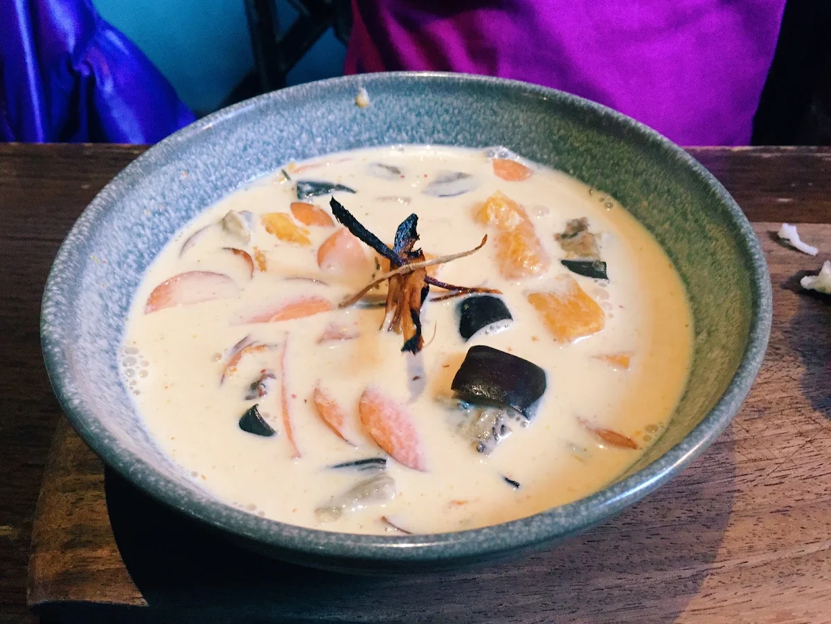 Laksa, The Bond Store
