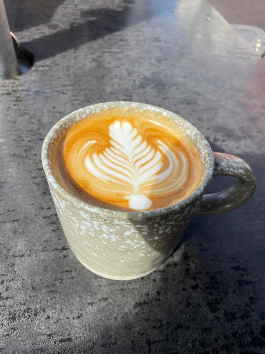 Highlights, Marvie and Wolfe - Cafe