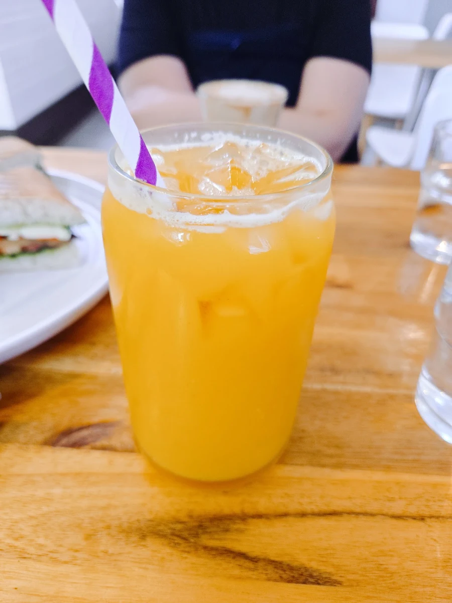 OJ, Cafe Kaleo