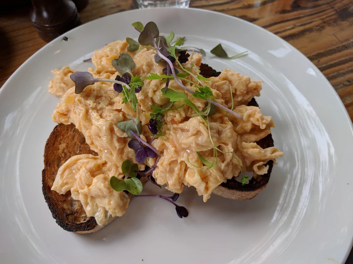 Harissa Scrambled Eggs
