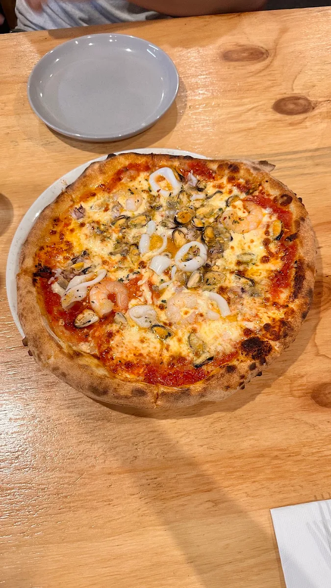Seafood Pizza