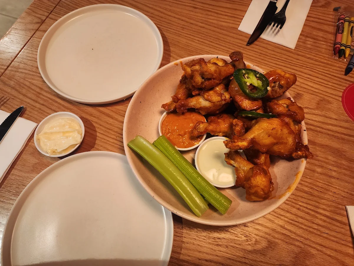 Jack Daniels Signature Wings and Spicey Buffalo Wings