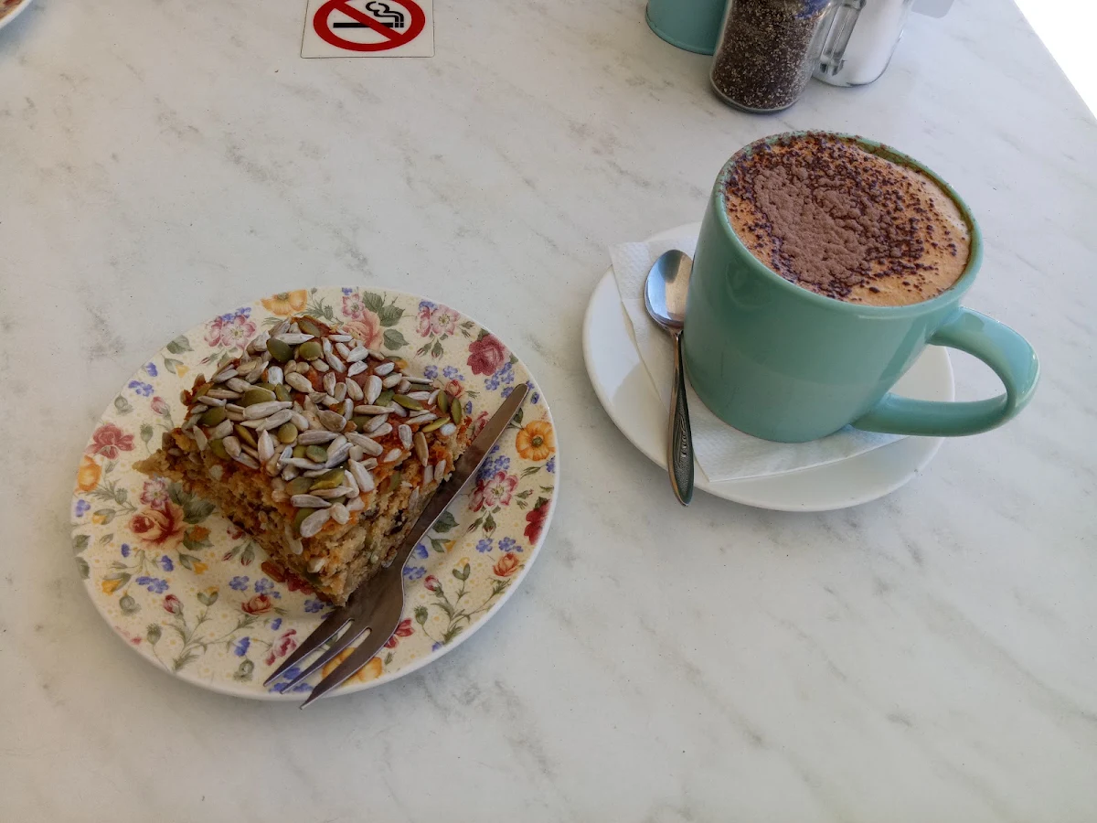 Highlights, Cafe on Main