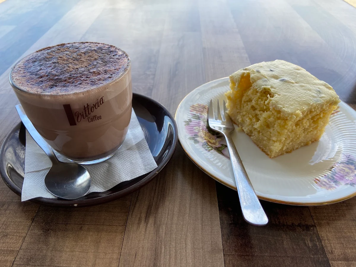 Highlights, Cafe on Main