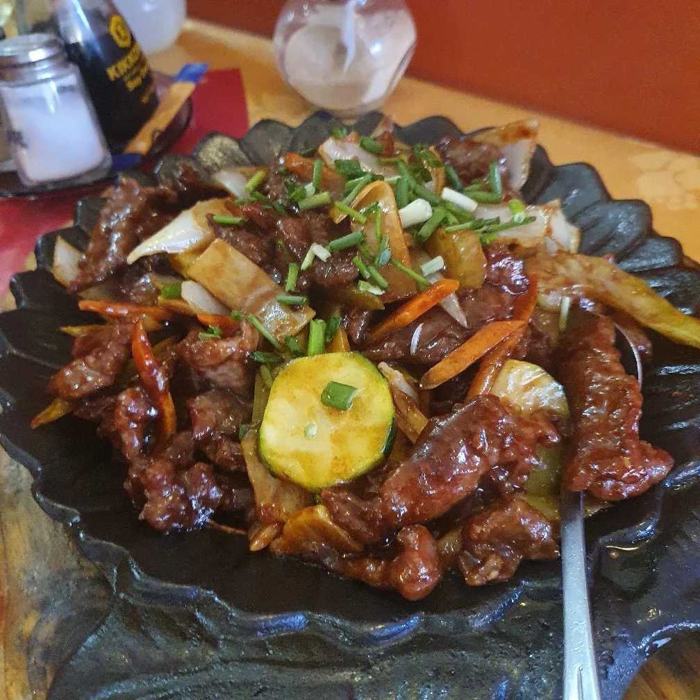 Highlights, Hong Loch Chinese Restaurant