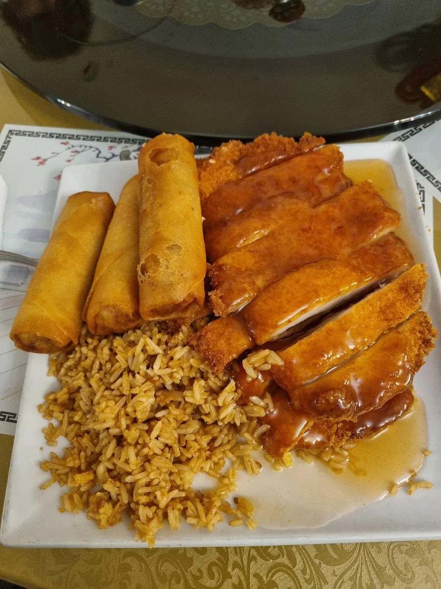 Highlights, Hong Loch Chinese Restaurant