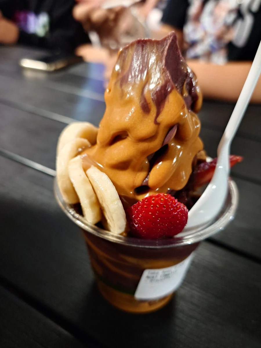 Highlights, Acai World