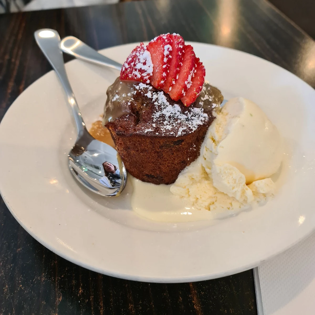 Sticky Date Pudding, The Lake View Hotel