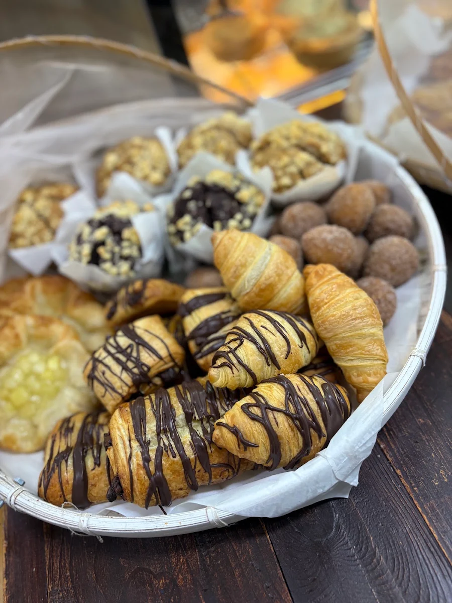 Highlights, Rustys Bakeshop