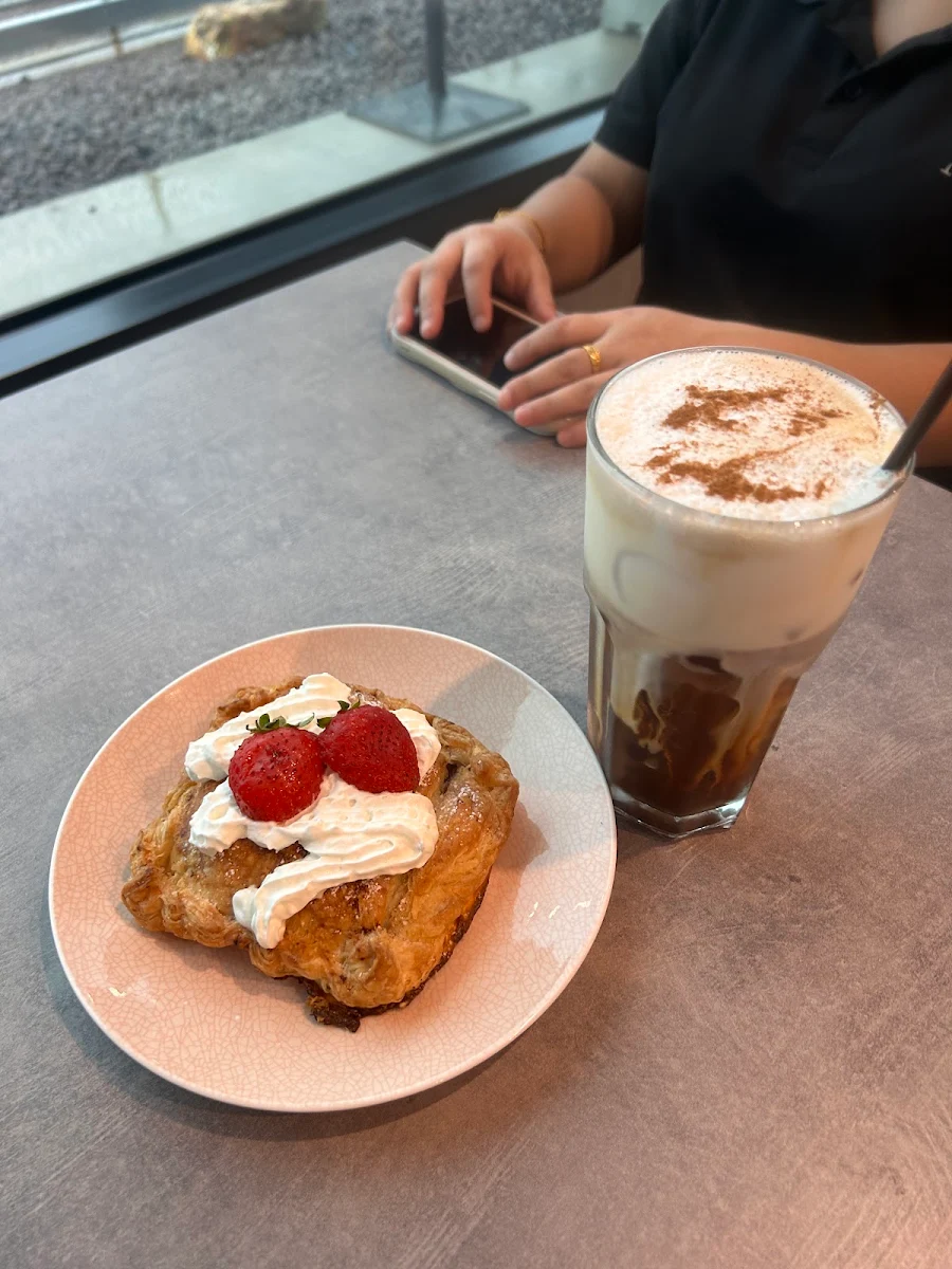 Highlights, Holtze Cafe & Greek Takeaway