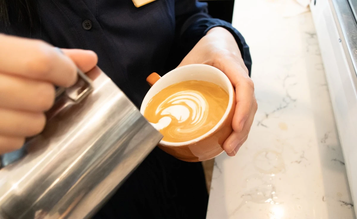 Highlights, Lobby Cafe