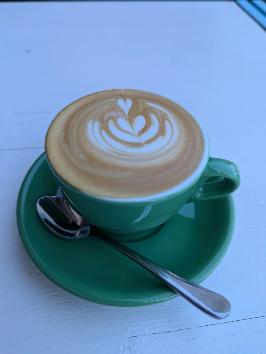 Flat White, Little Sister