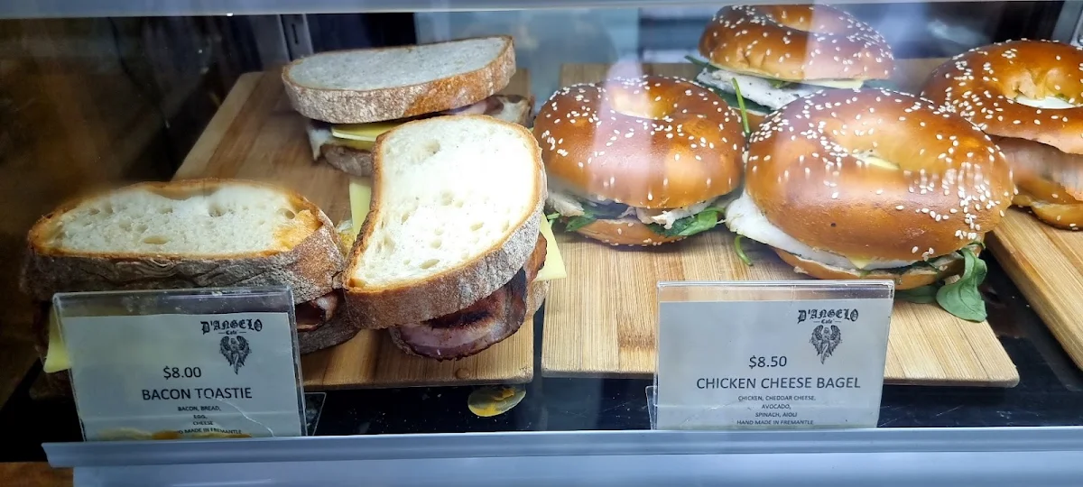Chicken Cheese, D'Angelo Cafè