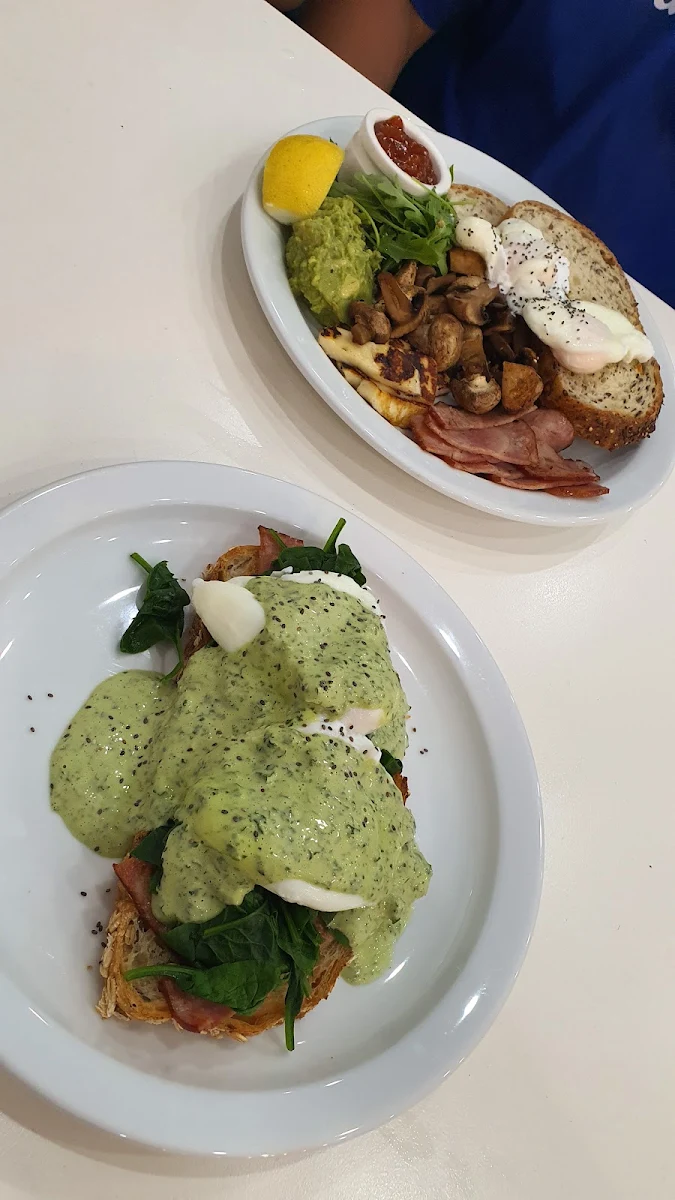 Eggs Benny, Nutrition Station - Liverpool
