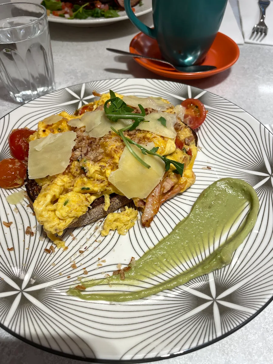 Chilli Scramble, Mr Burton