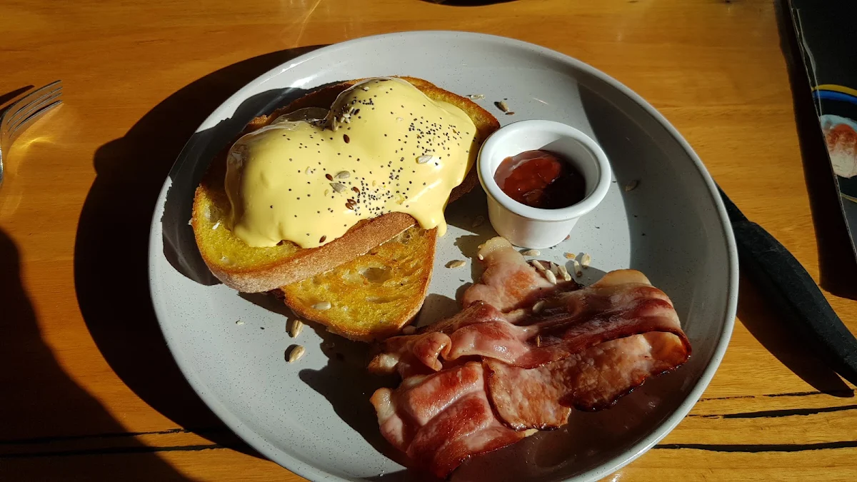 Eggs Benedict with Bacon