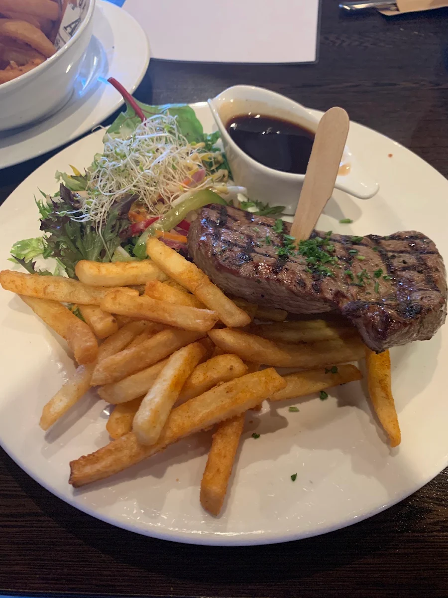 Mini Steak & Chips, Brighton Metro Hotel