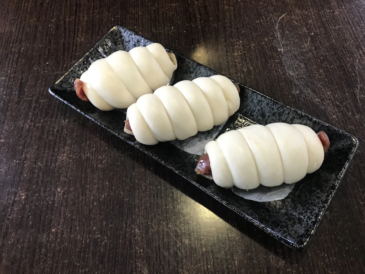T10 3 Pieces Chinese Sausage Buns
