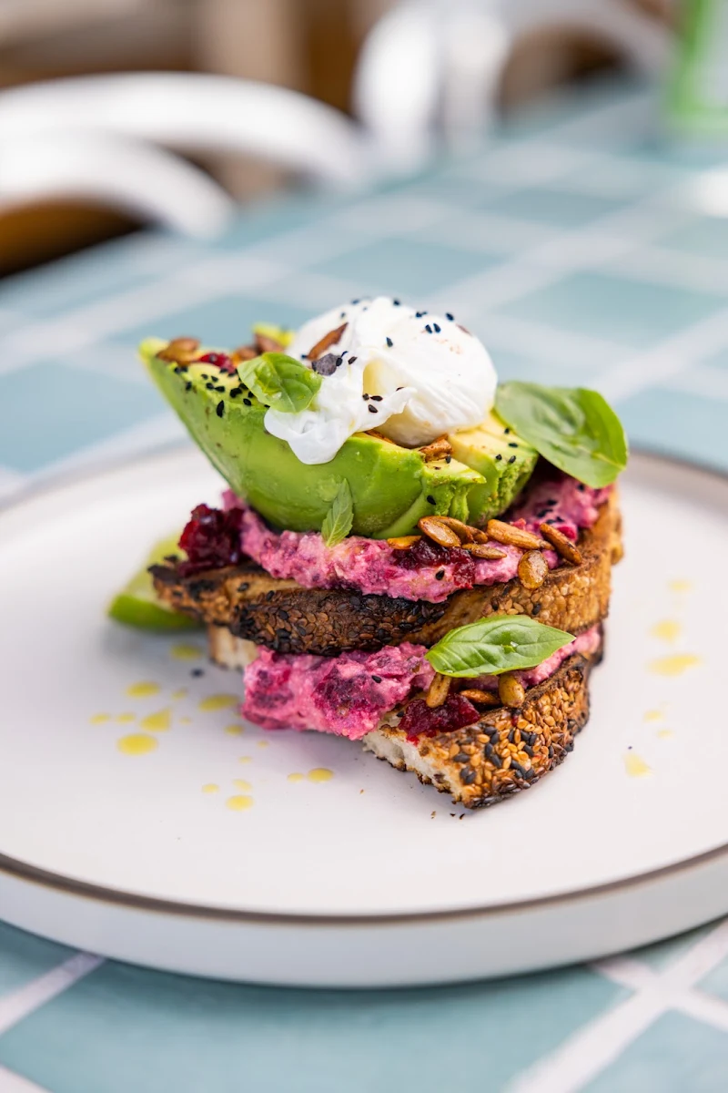 Another Smashed Avo, Dirty Red Rozelle