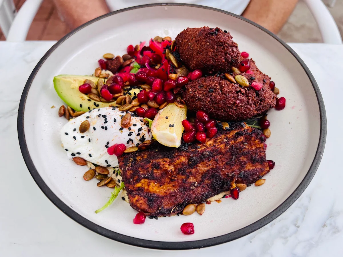 Avo Toast, Dirty Red Rozelle