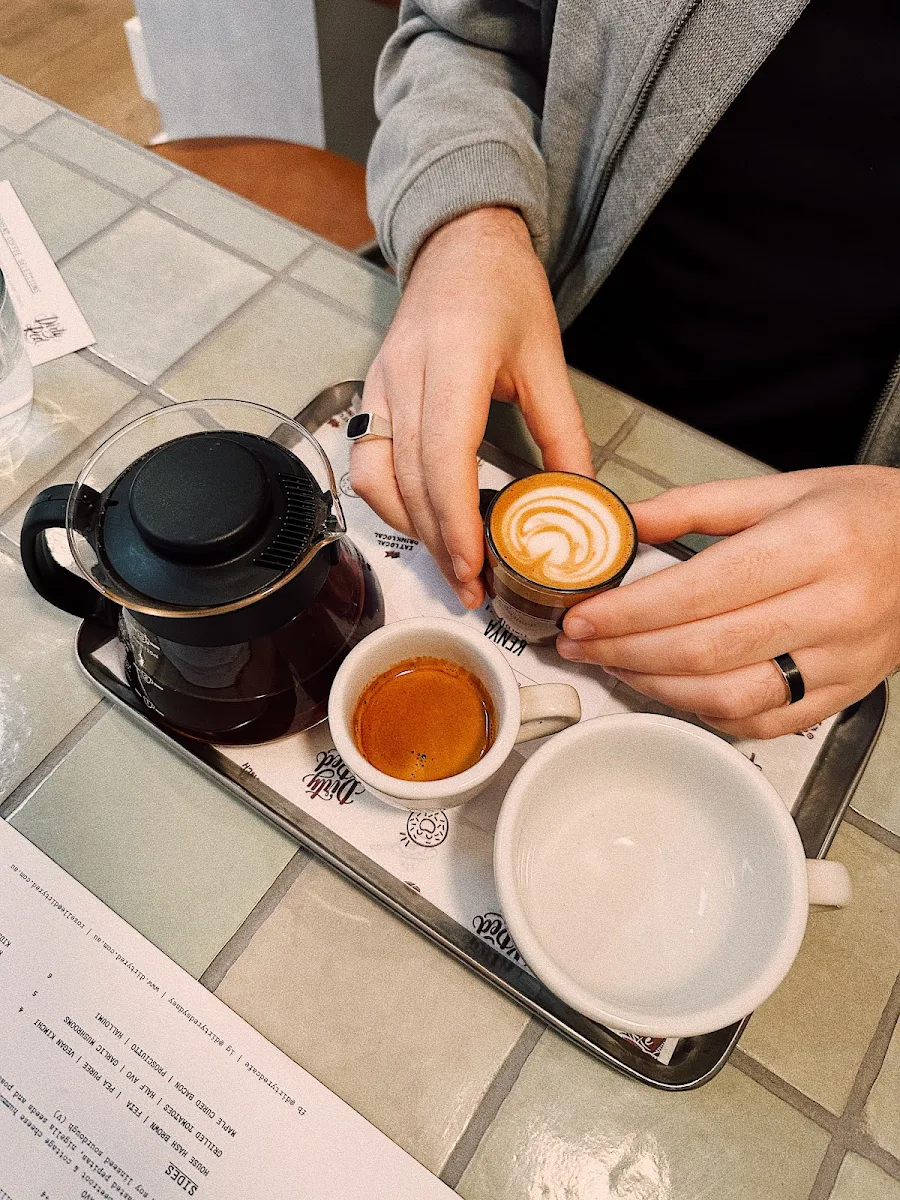 Barista Breakfast, Dirty Red Rozelle