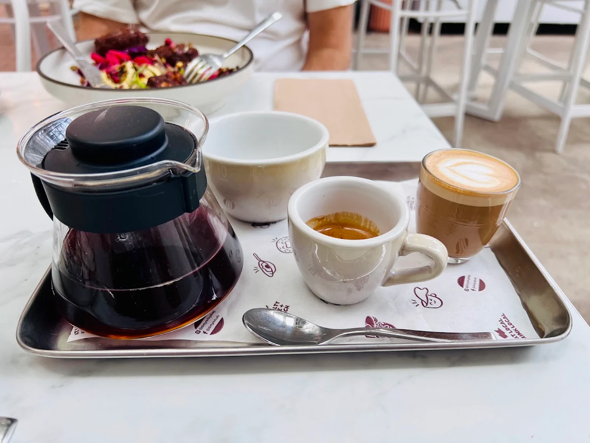 Different Coffee, Dirty Red Rozelle