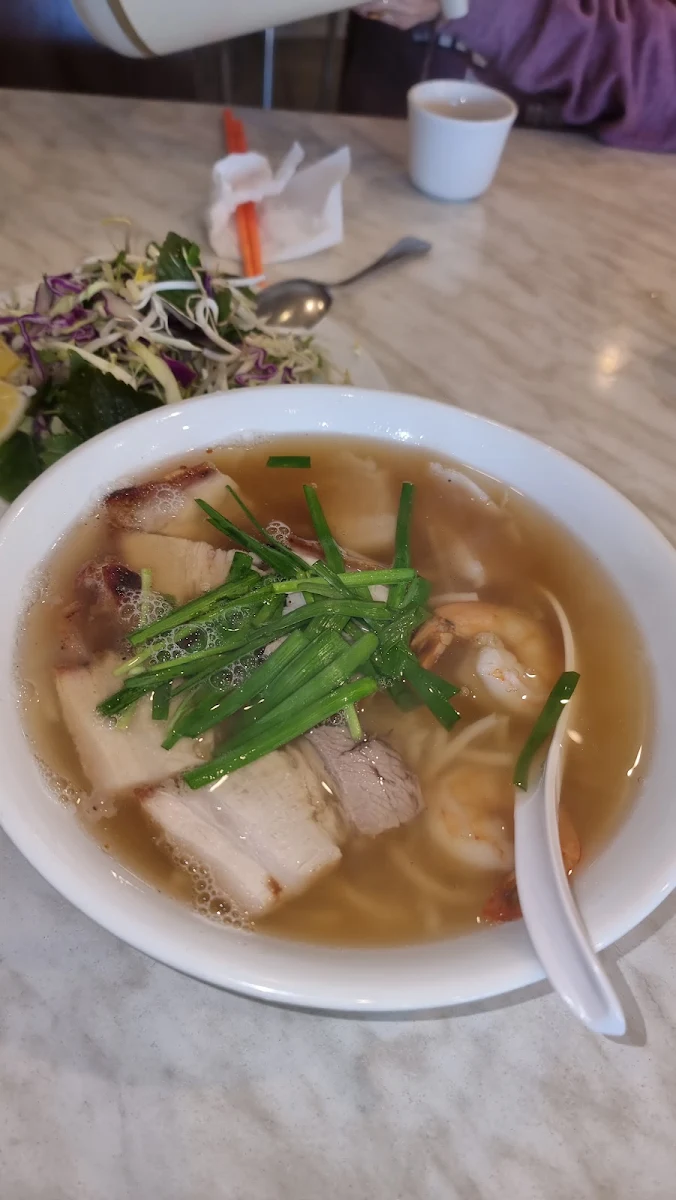 Bún Mắm, Hoang-Anh Restaurant