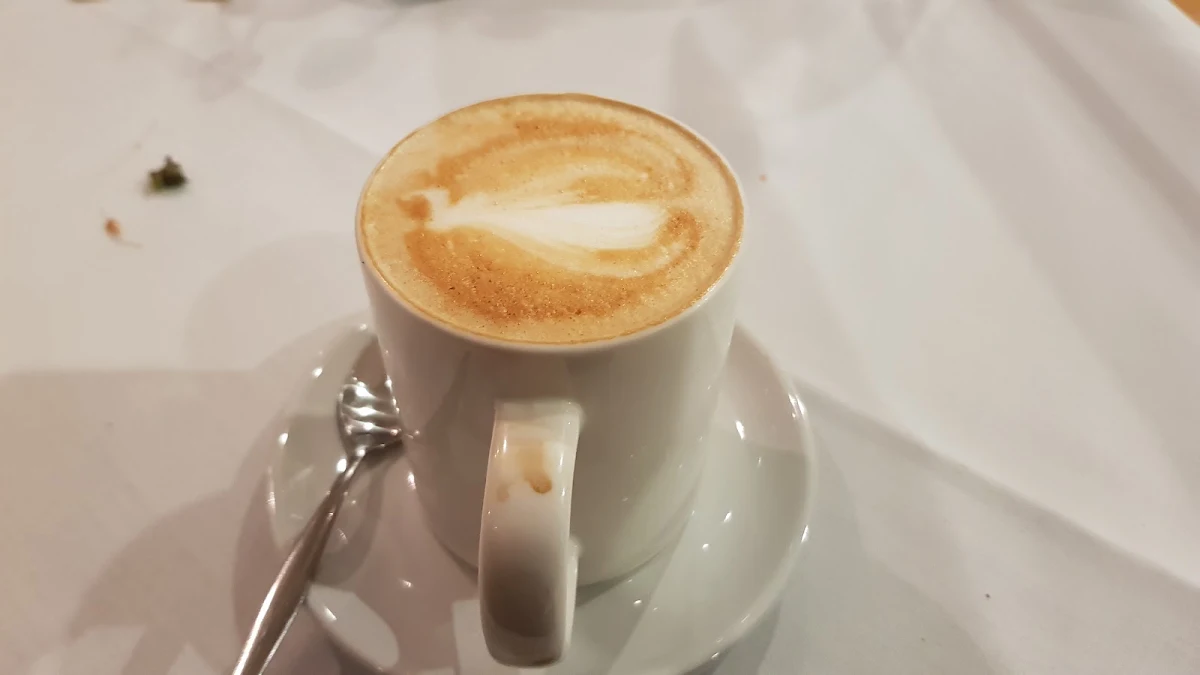 Decafe Flat White, Rose's Restaurant