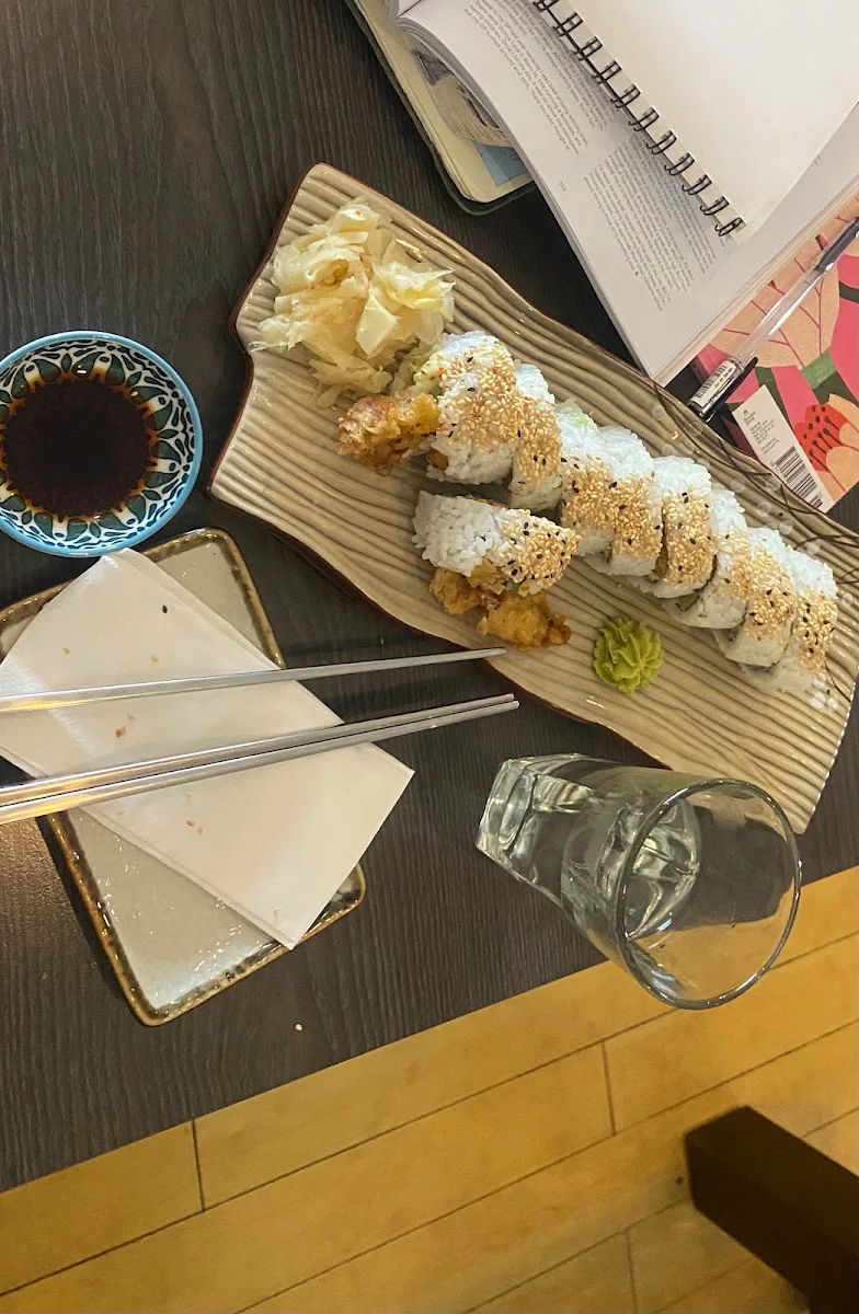Rainbow Roll, HANAMI Japanese Restaurant