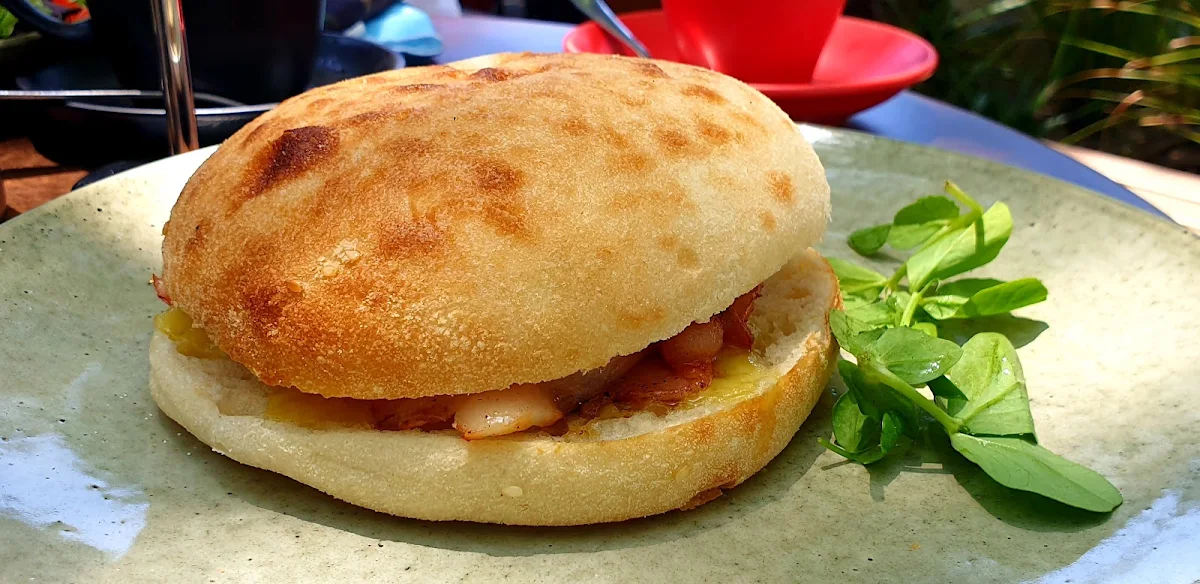Breaky Burger, Grounds For Coffee