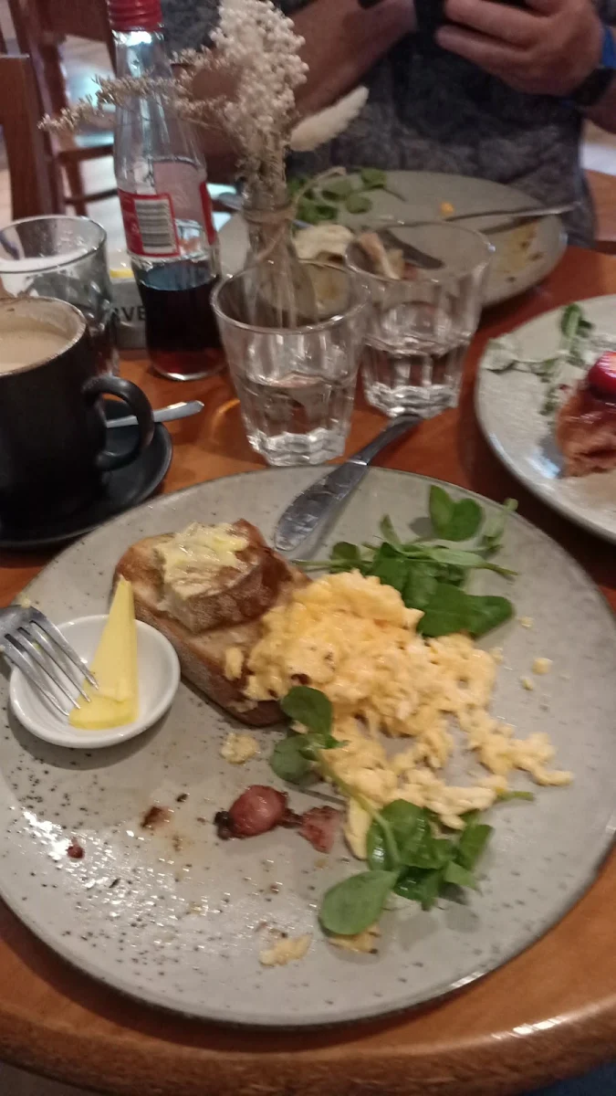Egg and Bacon, Grounds For Coffee