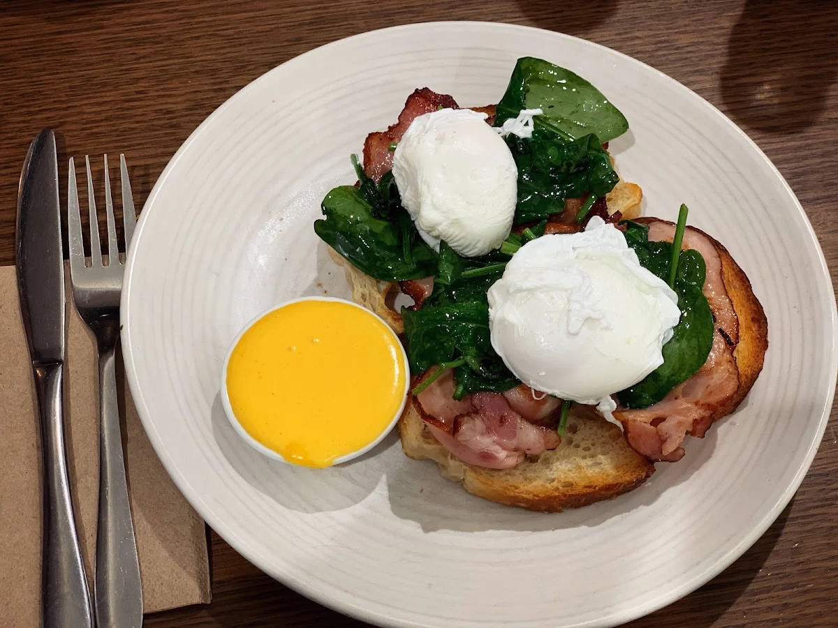 Eggs Benedict, Three Beans Warriewood Square