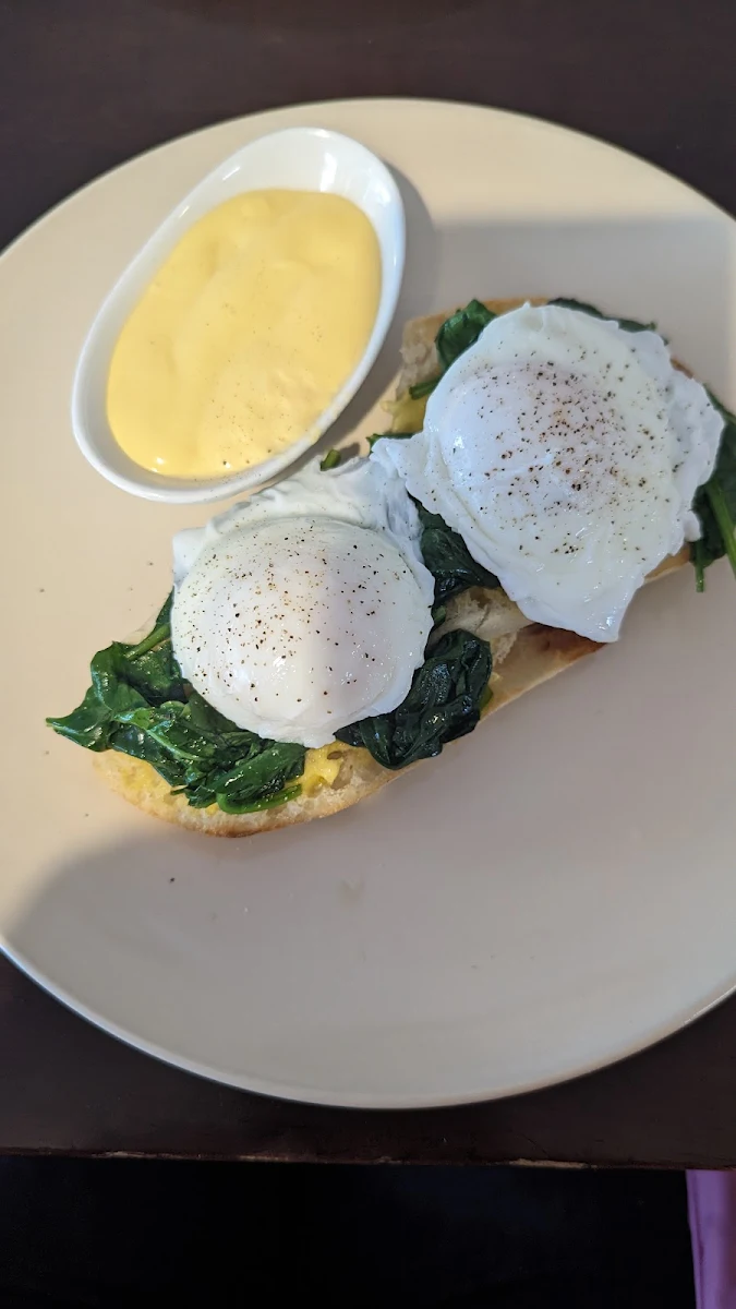 Egg Benedict, KELI CAFE