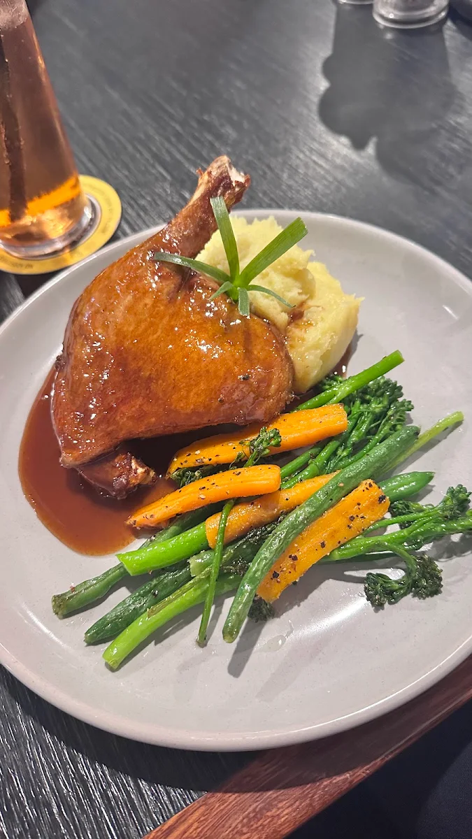 Duck, SANDY HOOK TAVERN
