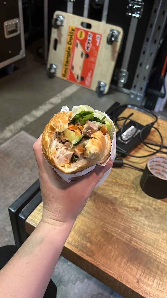 Highlights, Hoang's Bakery