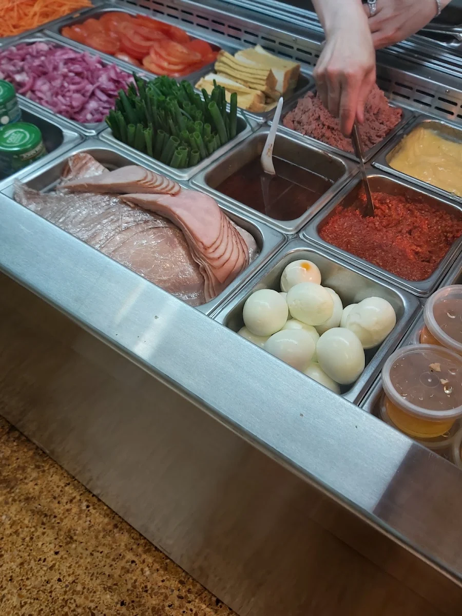 Highlights, Hoang's Bakery