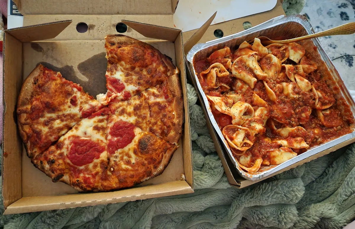 Pizza Margherita & Pasta Bolognese