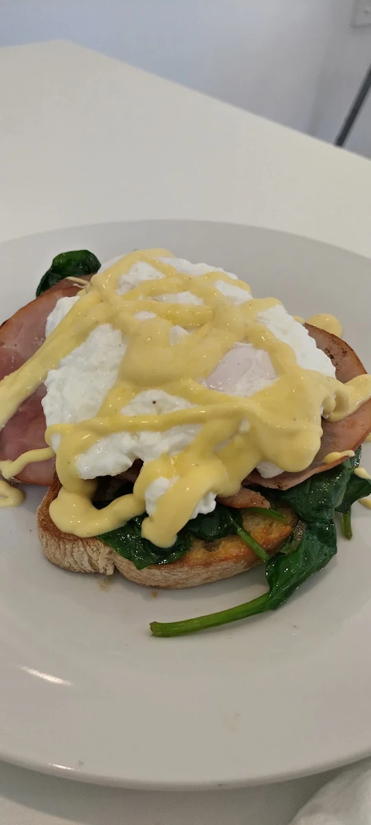Eggs Benedict, Mar & Dars
