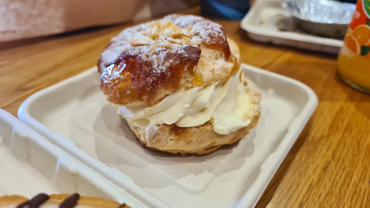 Banoffee Eclair