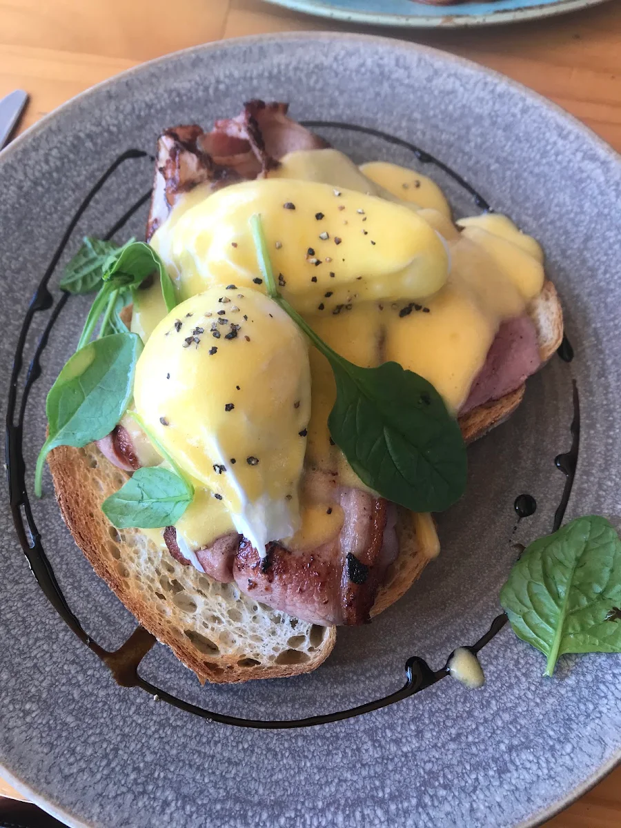 Eggs Benedict