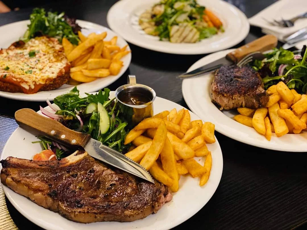 Steak, Atomic Bar
