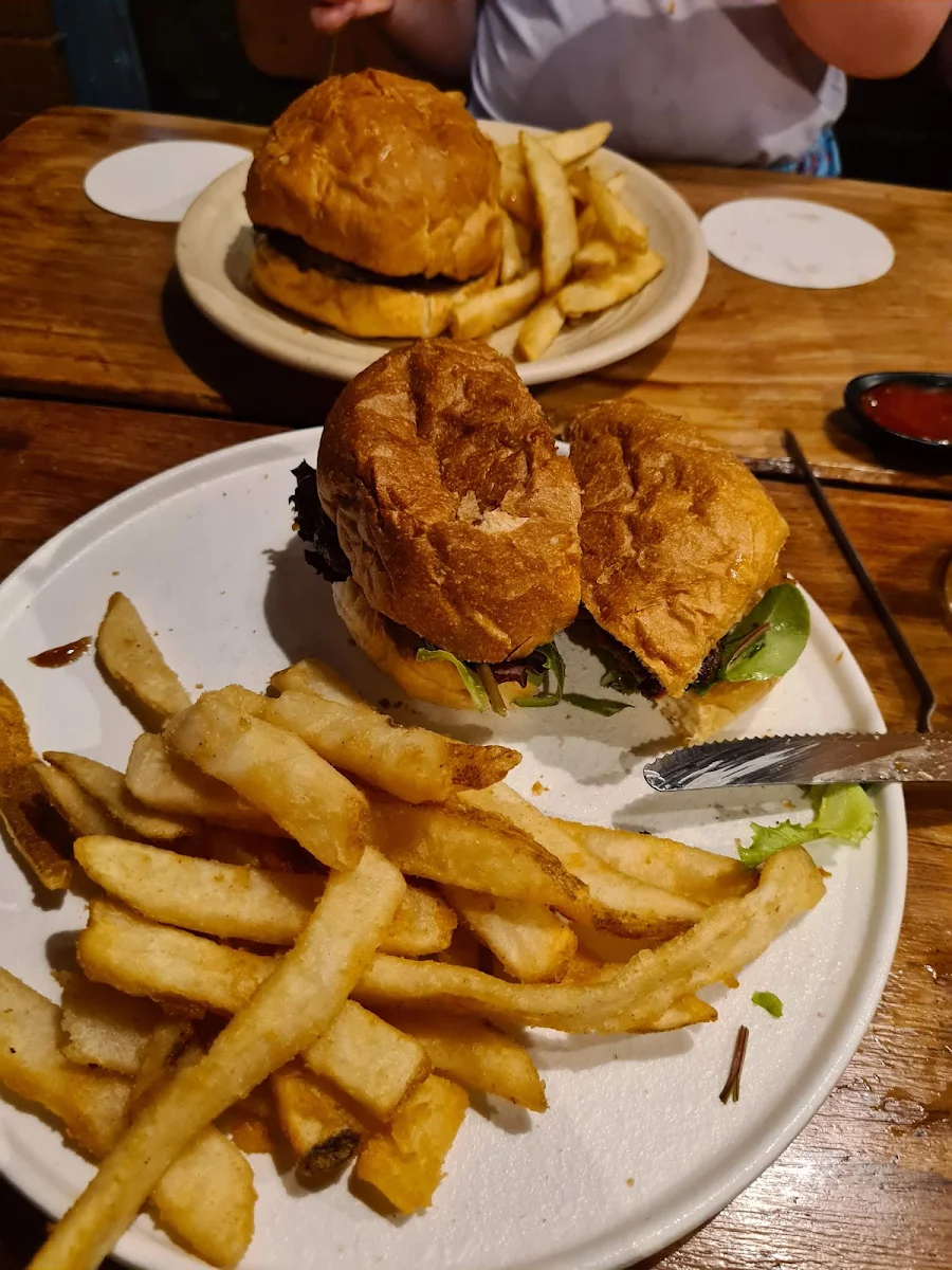 Cheeseburger, KC's Bar & Grill