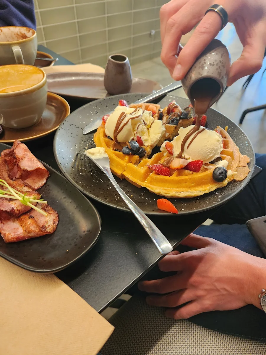 Mix Fresh Berries Waffles