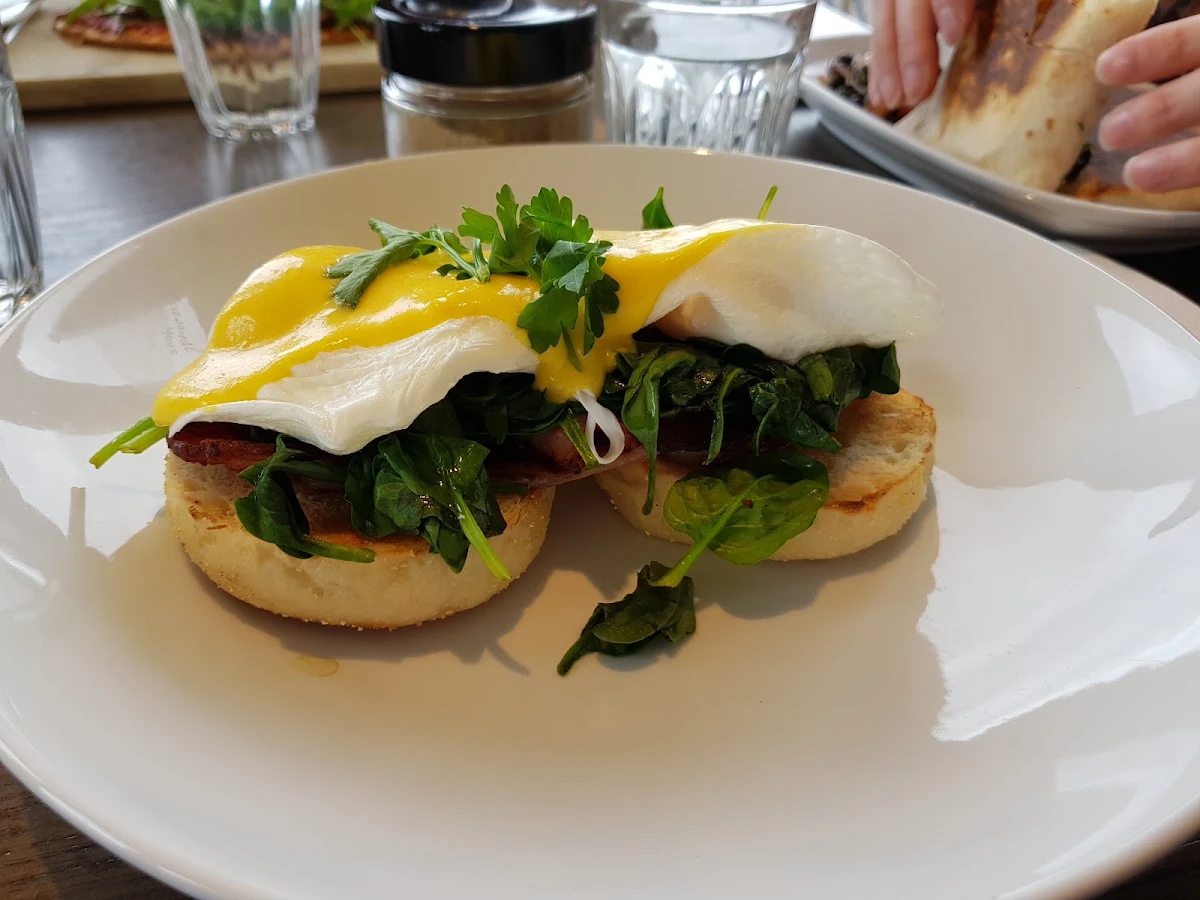 Eggs Benny with Smoked Salmon