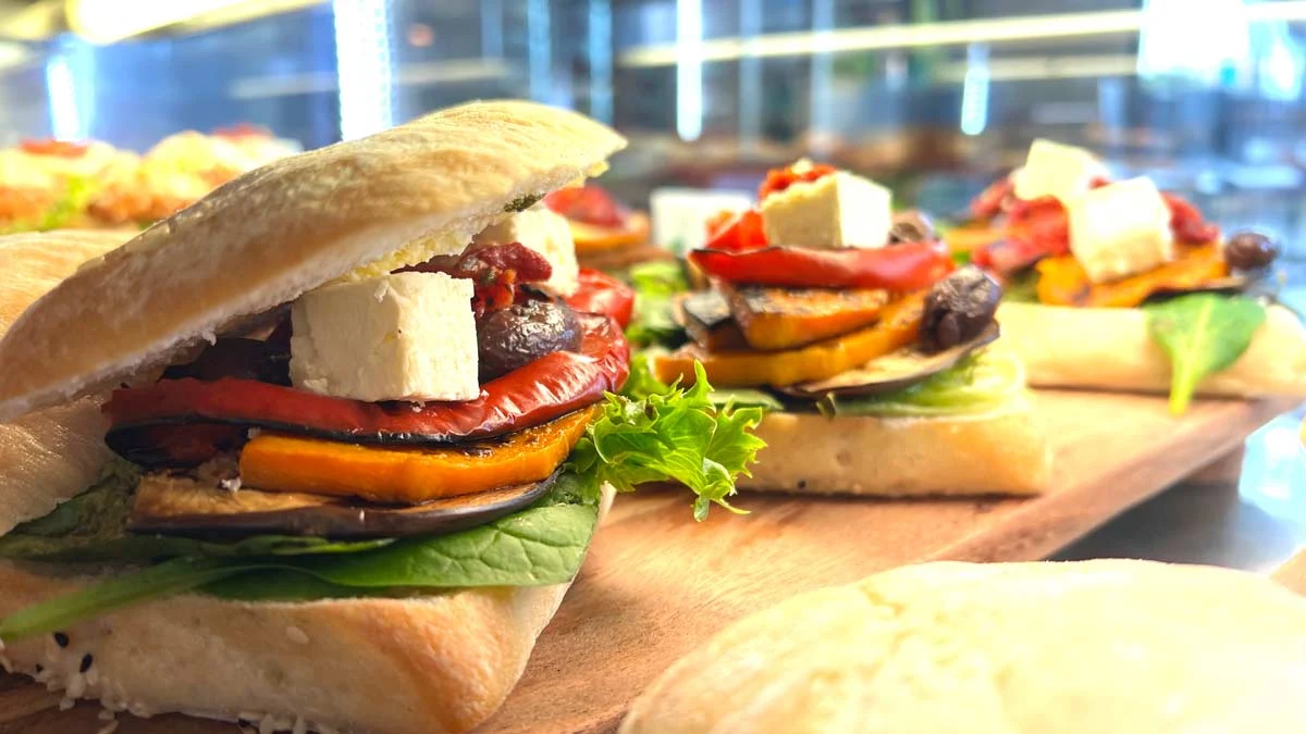 Highlights, Abbotts Cafe Delight
