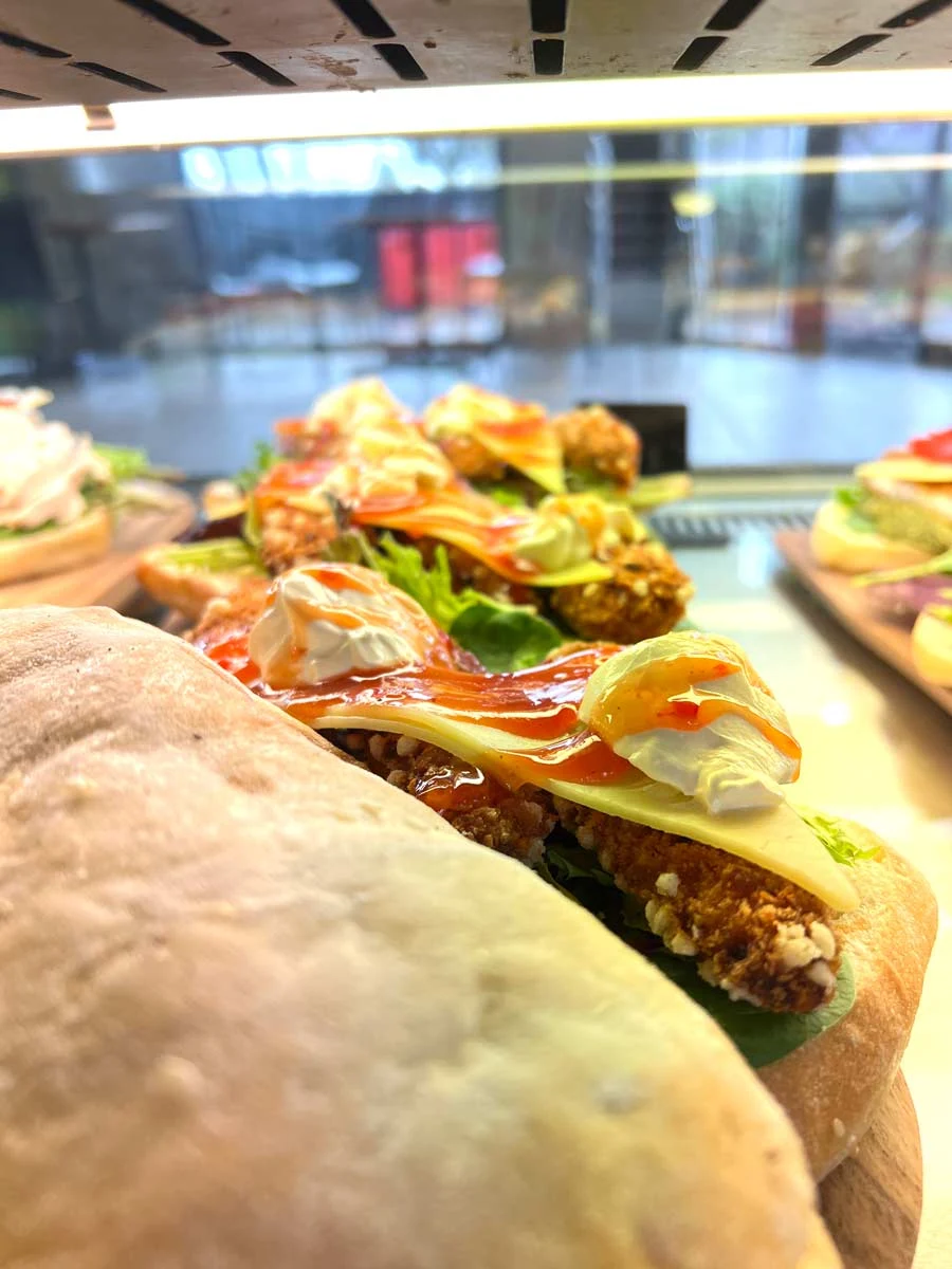 Highlights, Abbotts Cafe Delight