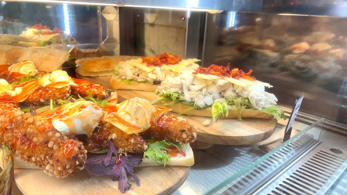 Highlights, Abbotts Cafe Delight