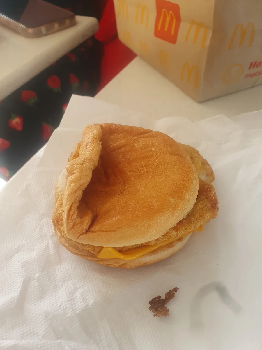 Cheeseburger, McDonald's West Lakes