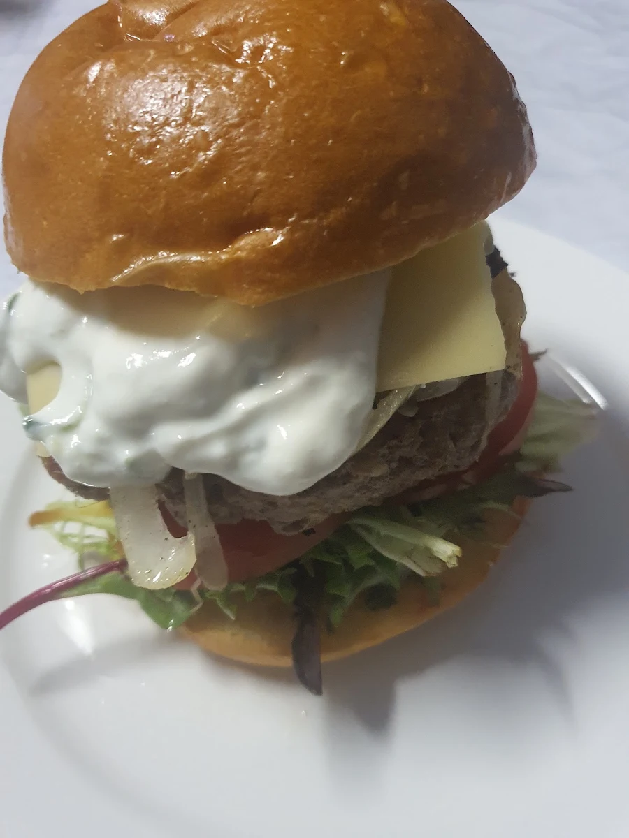 Highlights, Dave's Diner